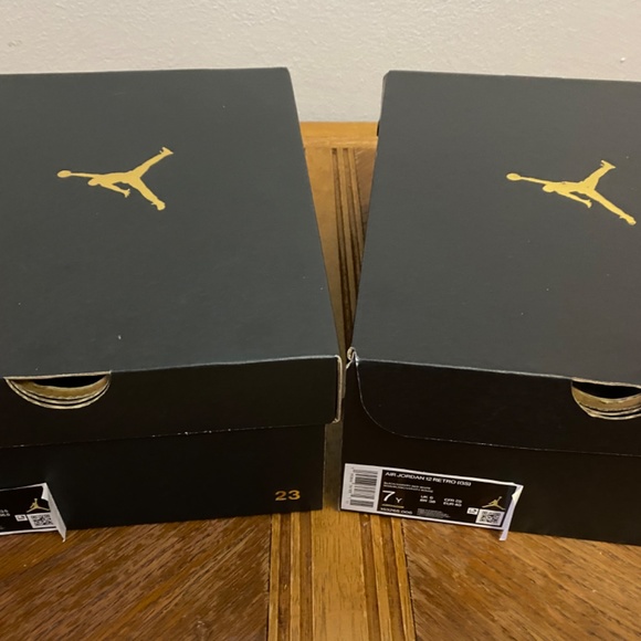 Nike Air Jordans 12’s Retro Playoffs (GS) - Picture 16 of 16